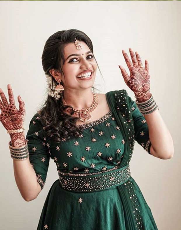 Pin by Radhika Jay on Fashion Forward | Kerala engagement dress, Kerala  saree blouse designs, Party wear indian dresses